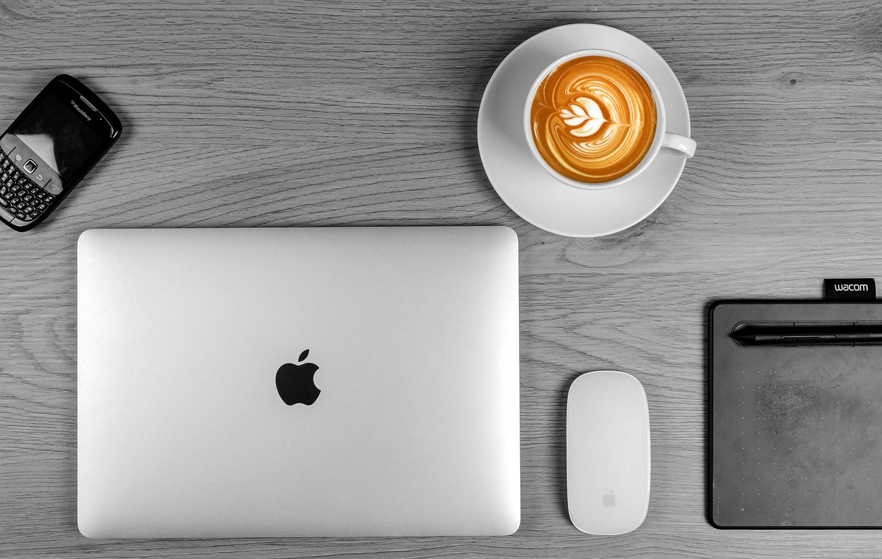 laptop, macbook, table, computer, office, technology, desk, writing, notebook, work, blog, business, blogging, notepad, workspace, workstation, pen, wood, macbook, macbook, macbook, work, blog, blog, blog, blog, blog, blogging, notepad, workstation